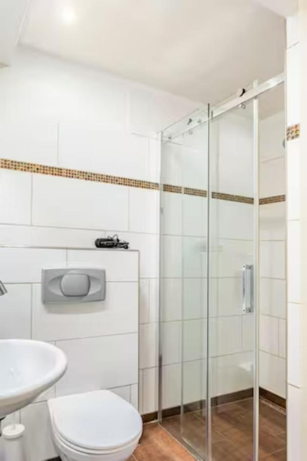 Gemuetliche 3-Zkb Wc Souterrainwohnung In Bestlage ハンブルク エクステリア 写真